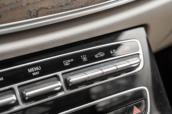 Mercedes-Benz E300 de 13 of 30