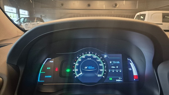 Hyundai IONIQ 13 of 22