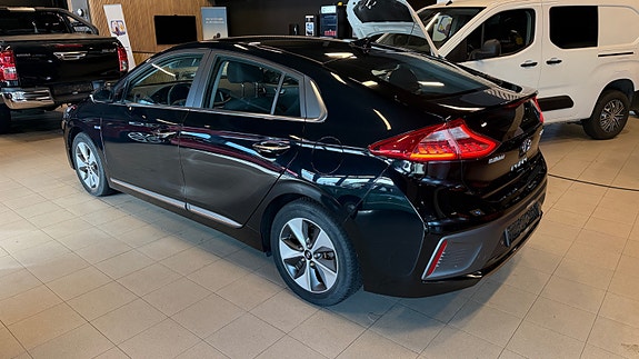 Hyundai IONIQ 2 of 22