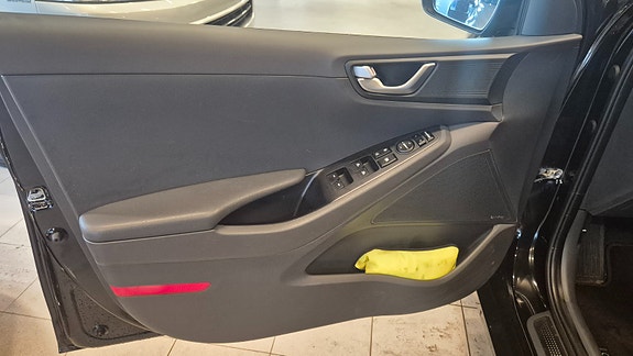 Hyundai IONIQ 11 of 22