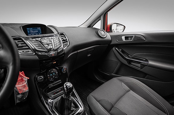 Ford Fiesta 12 of 23