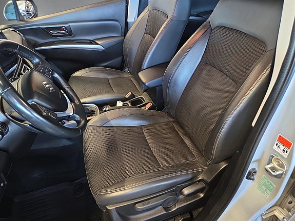 Suzuki SX4 S-Cross 8 of 11