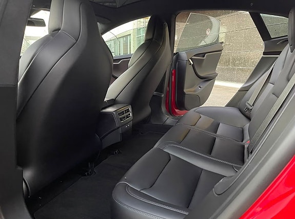 Tesla Model S 7 of 17