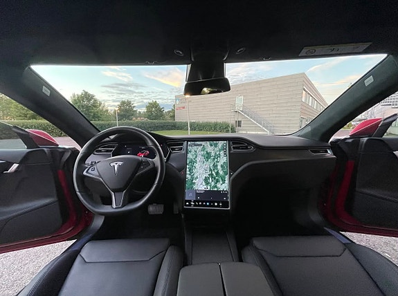 Tesla Model S 5 of 17