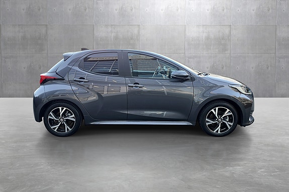 Toyota Yaris 6 of 20