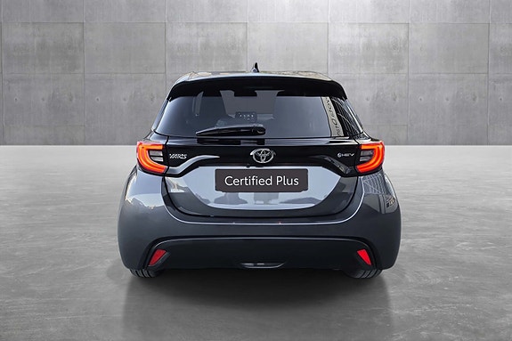 Toyota Yaris 4 of 20