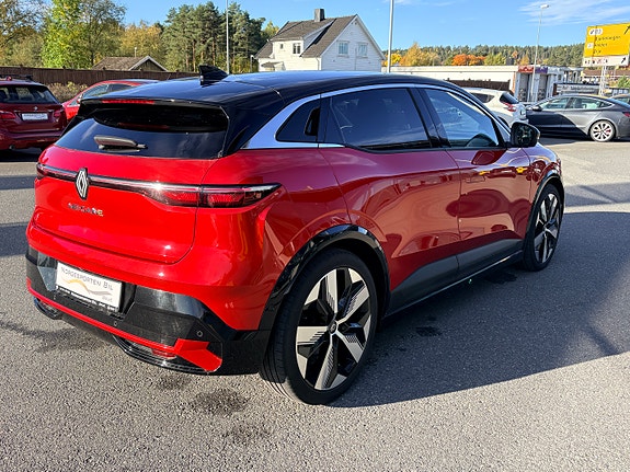 Renault Megane E-Tech 5 of 25