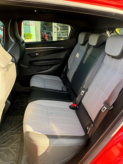 Renault Megane E-Tech 14 of 25