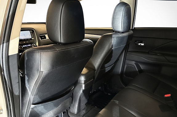 Mitsubishi Outlander 28 of 30