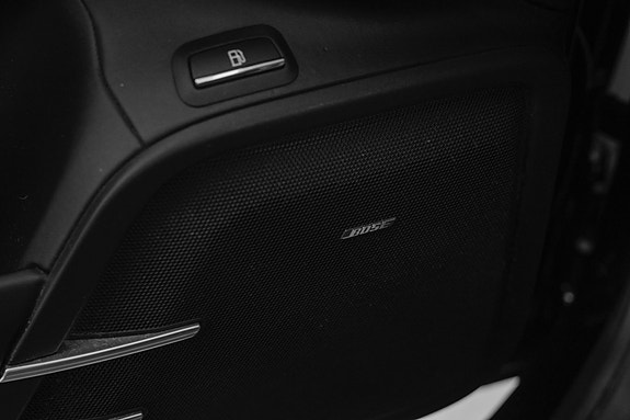 Porsche Cayenne 19 of 30