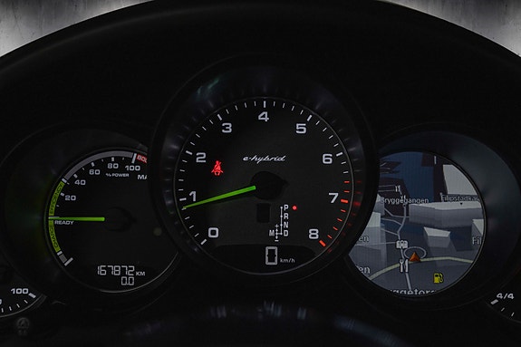 Porsche Cayenne 10 of 30