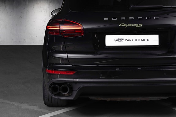 Porsche Cayenne 9 of 30