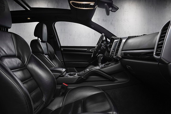 Porsche Cayenne 29 of 30