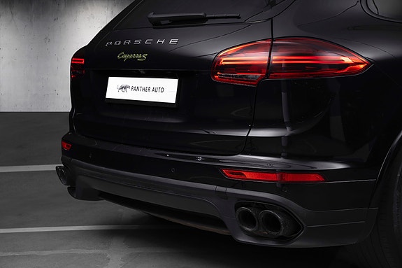 Porsche Cayenne 7 of 30