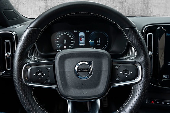 Volvo XC40 11 of 30