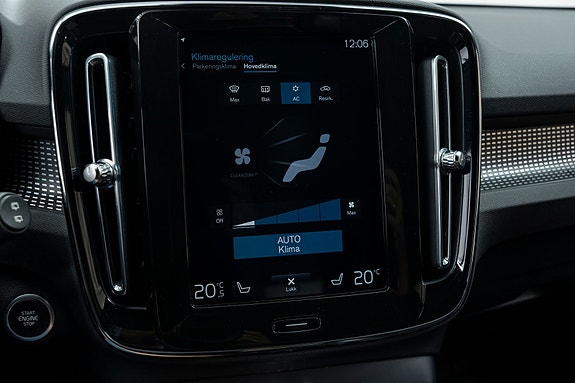 Volvo XC40 27 of 30
