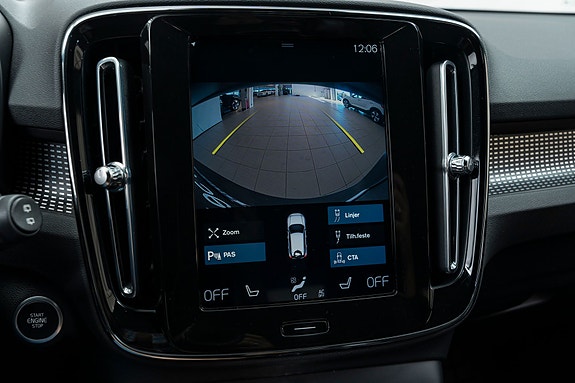 Volvo XC40 26 of 30