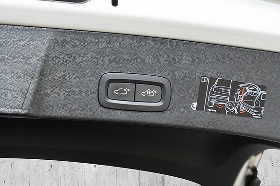 Volvo XC40 30 of 30