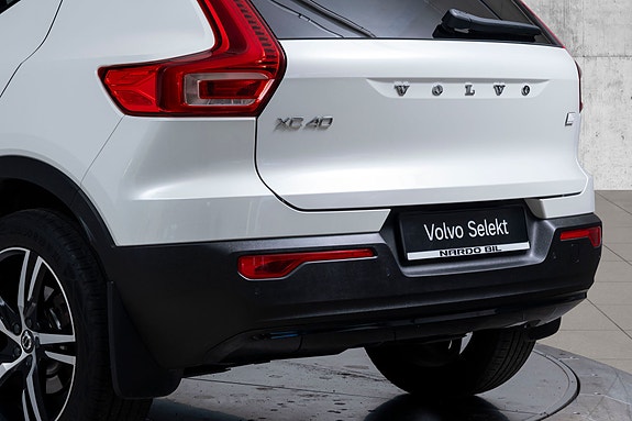 Volvo XC40 5 of 30