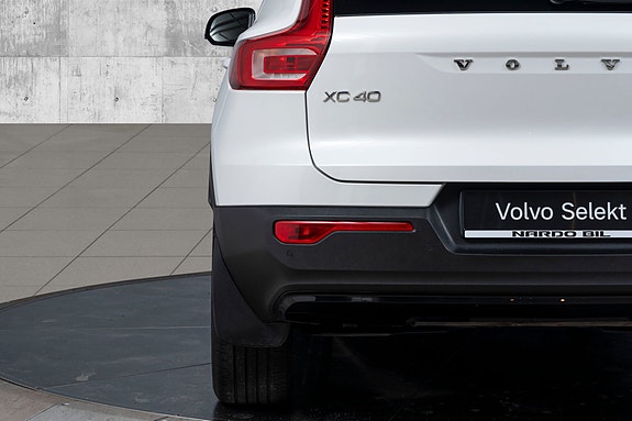 Volvo XC40 10 of 30