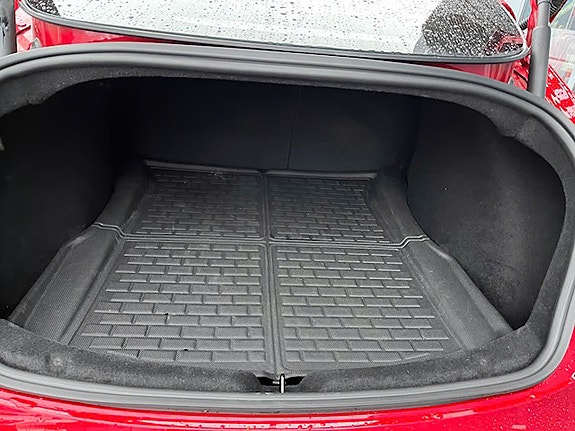 Tesla Model 3 7 of 11
