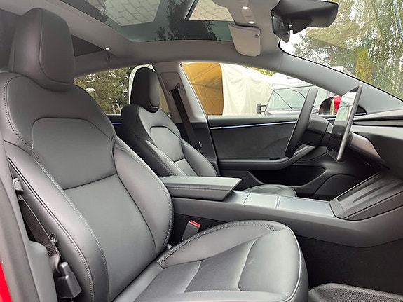 Tesla Model 3 6 of 11