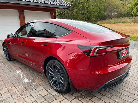Tesla Model 3 2 of 11