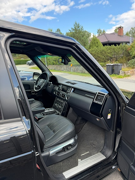 Land Rover Range Rover 19 of 30