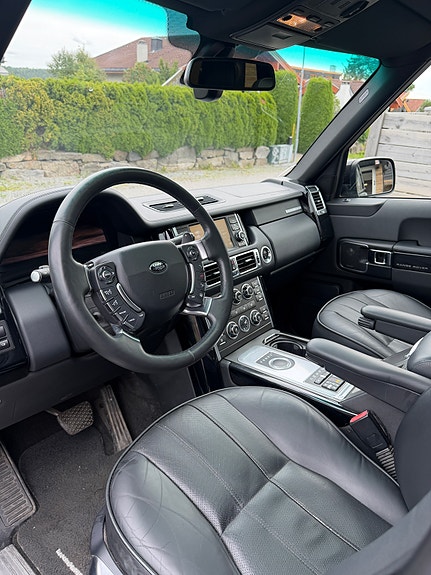 Land Rover Range Rover 16 of 30