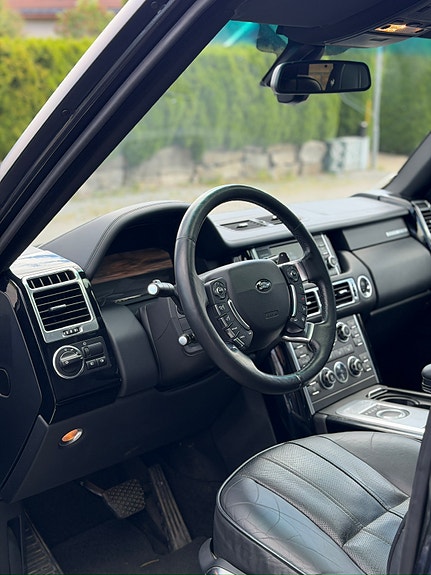 Land Rover Range Rover 13 of 30