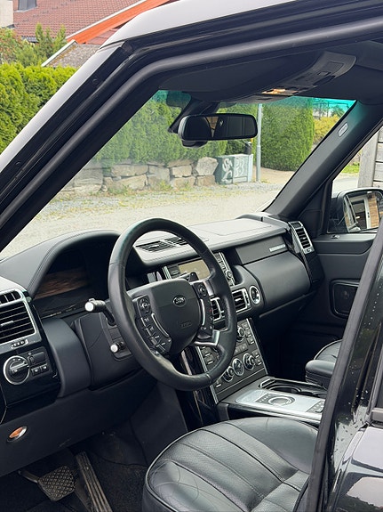 Land Rover Range Rover 17 of 30