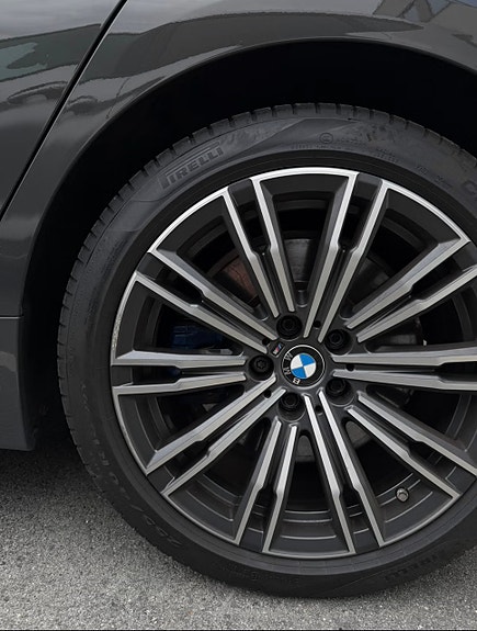 BMW 330e 19 of 21