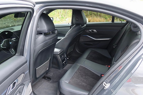 BMW 330e 7 of 21