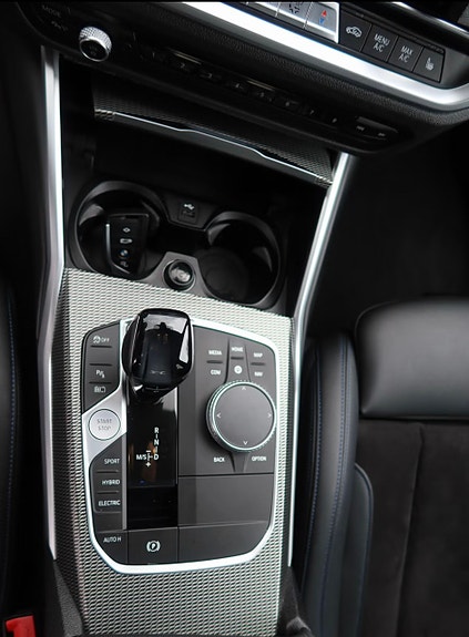BMW 330e 15 of 21
