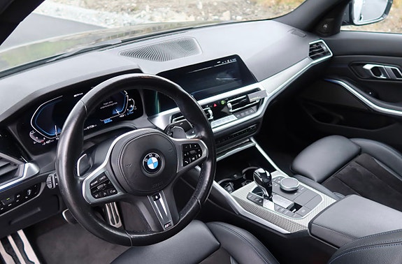 BMW 330e 12 of 21