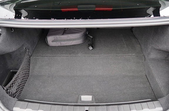 BMW 330e 8 of 21