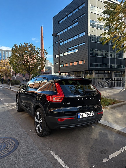 Volvo XC40 3 of 12