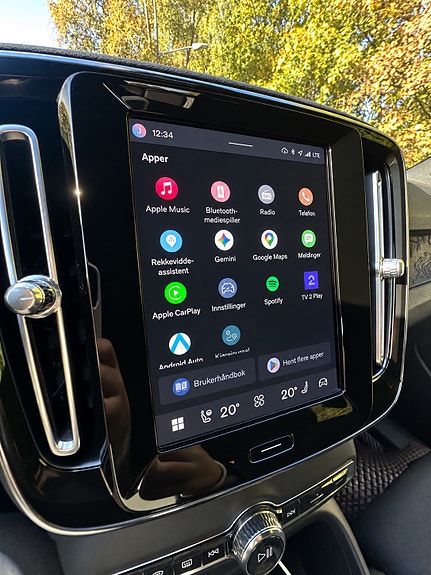 Volvo XC40 9 of 12