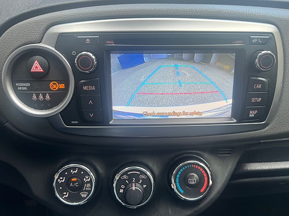 Toyota Yaris 14 of 22