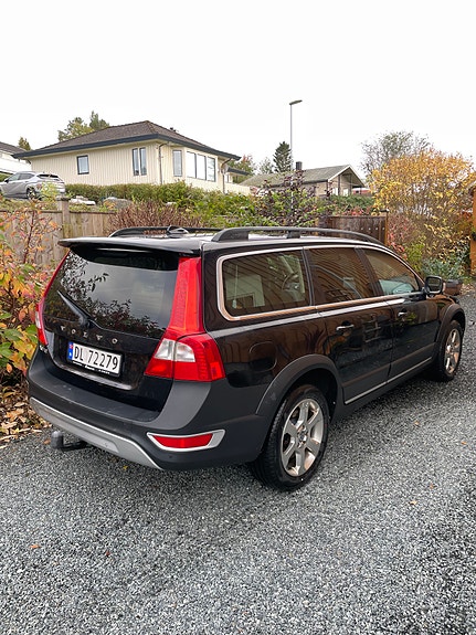 Volvo XC70 3 of 7