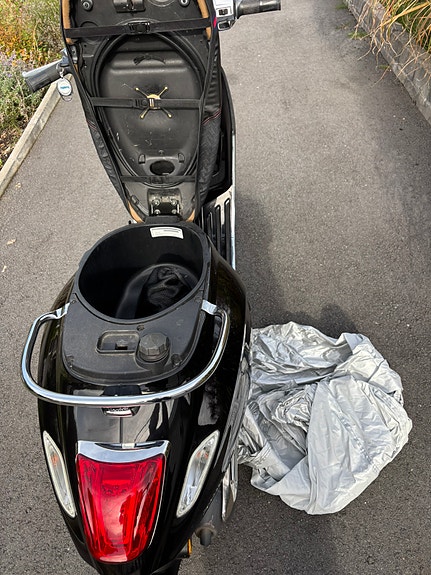 Vespa Primavera 50 9 of 16