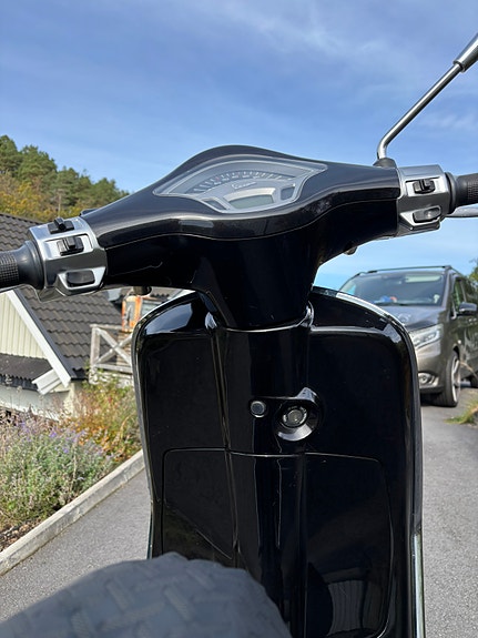 Vespa Primavera 50 11 of 16