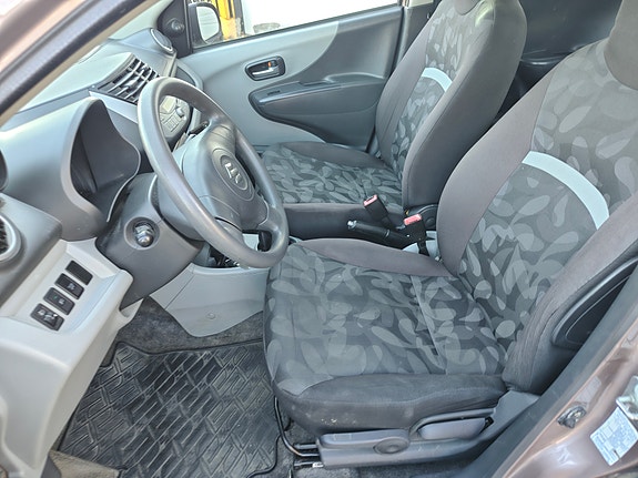 Suzuki Alto 7 of 17