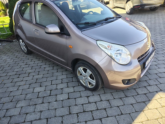 Suzuki Alto 2 of 17