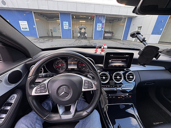 Mercedes-Benz C350 e 11 of 15
