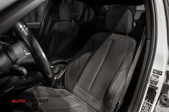 BMW 320i 24 of 30
