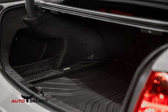 BMW 320i 11 of 30