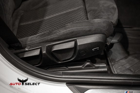 BMW 320i 19 of 30