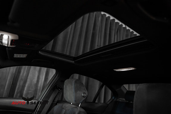 BMW 320i 25 of 30
