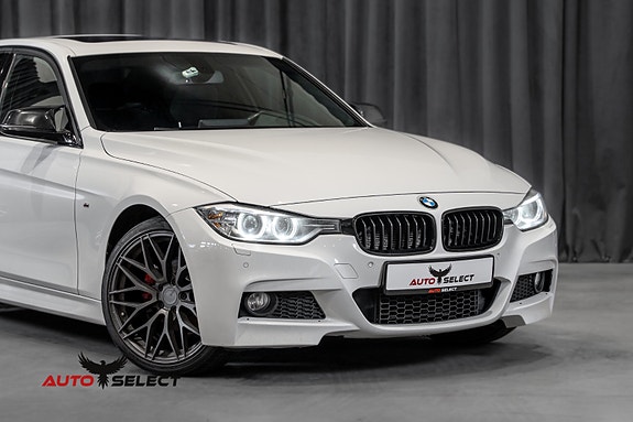 BMW 320i 2 of 30